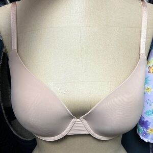 Victoria’s Secret T-shirt lightly lined demi bra Beige color size 32DD